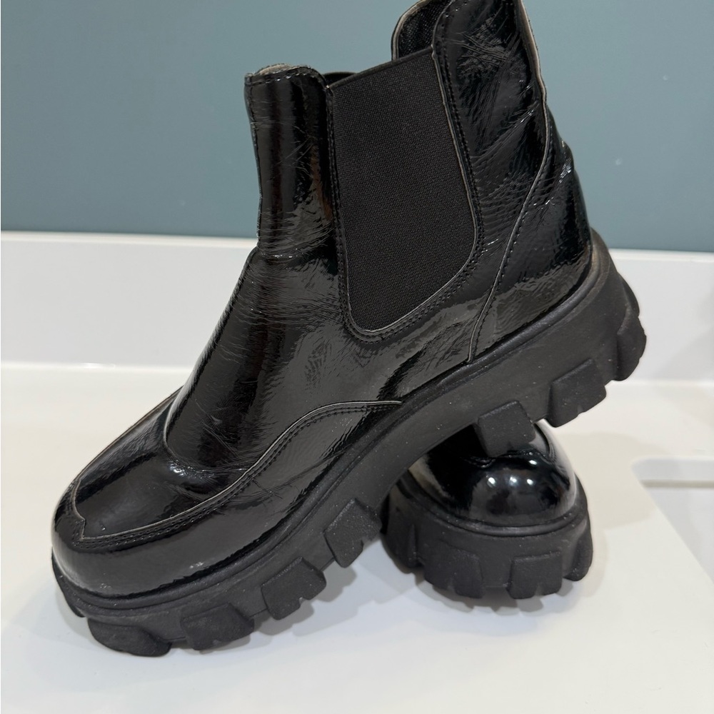 Black Chunky Chelsea Boots